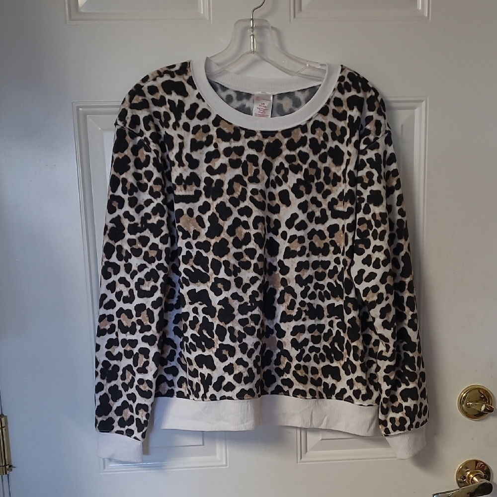 No Boundaries Gray and White Patterned Top